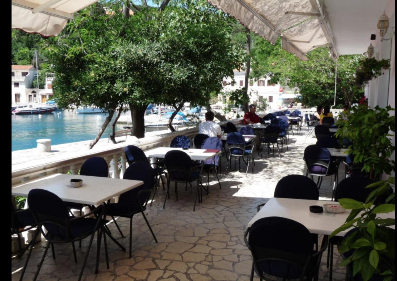 Lux Hotel Pansion Jablanac Exterior photo