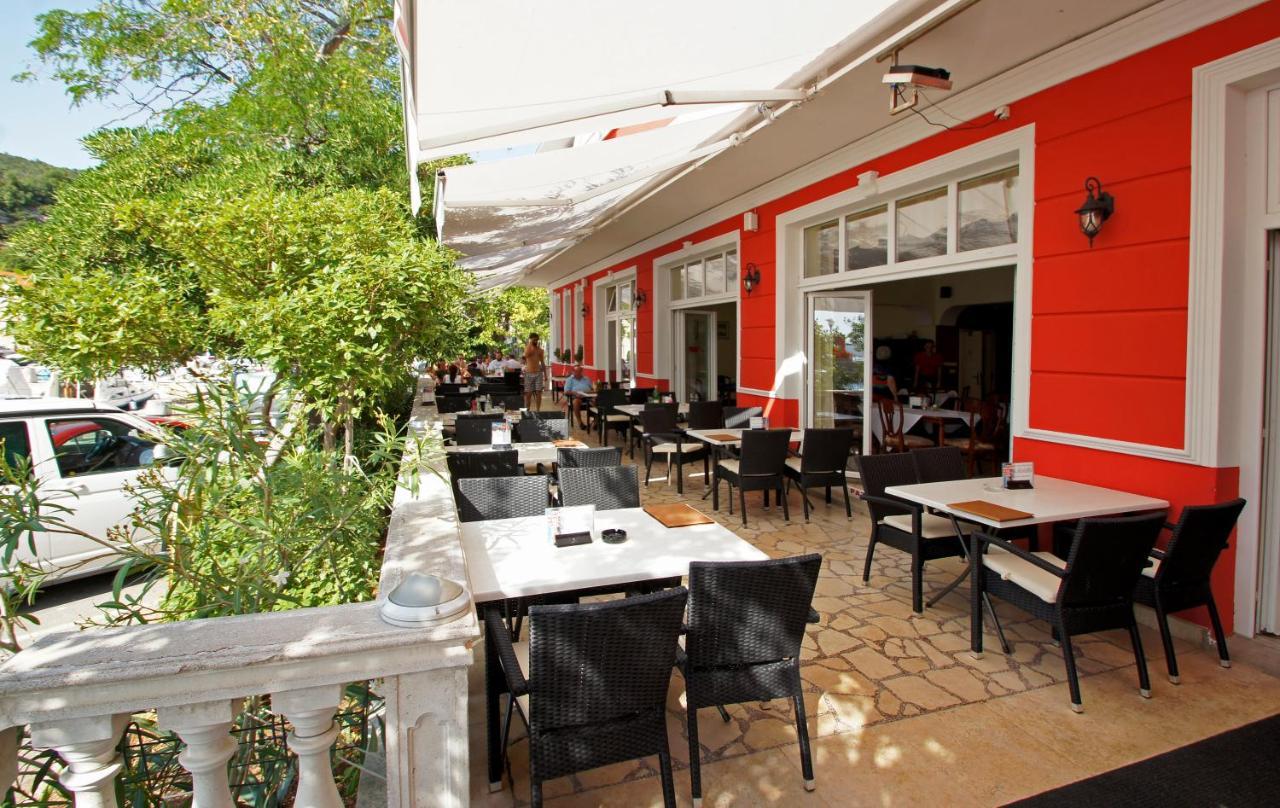 Lux Hotel Pansion Jablanac Exterior photo